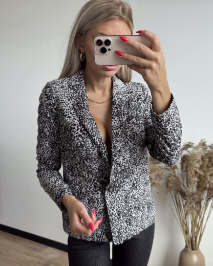 Pintsak M